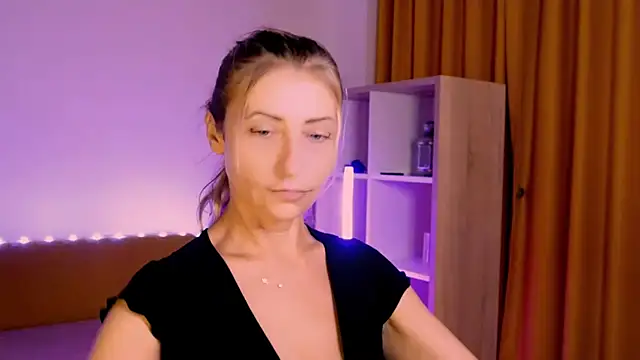 ZoeGrant online show from 23, 6, 2026