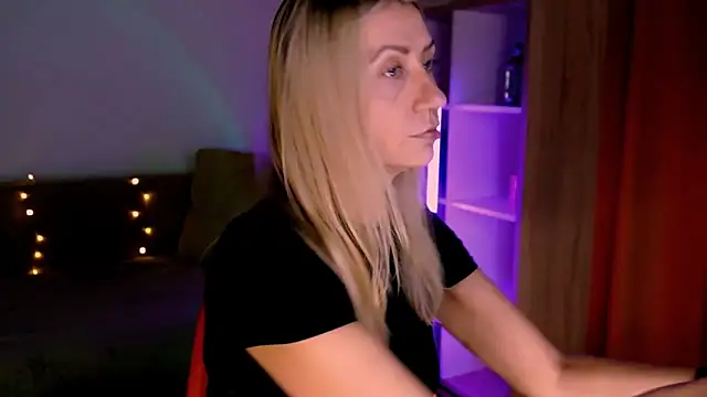 ZoeGrant online show from 18, 12, 2025