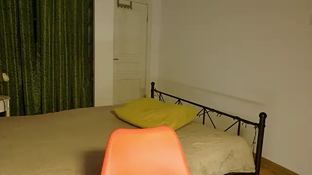 ZoeGrant online show from 7, 3, 2026