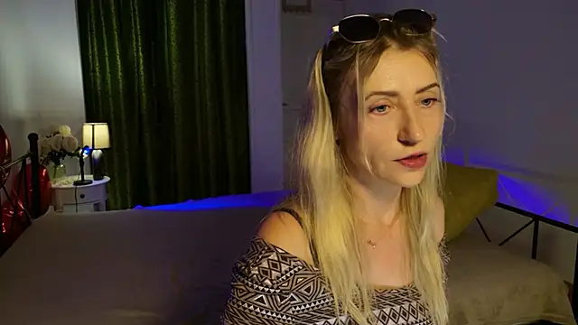 Snapshot of ZoeGrant chatting on 24, 5, 2026 ZoeGrant online show from 24, 5, 2026