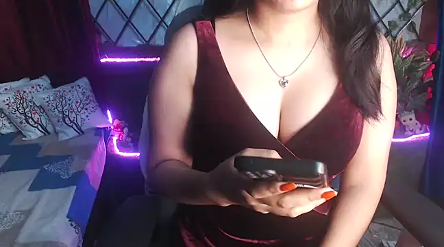 Snapshot of Beyond_Cuteness_ chatting on 16, 12, 2024 Beyond Cuteness online show from 16, 12, 2024