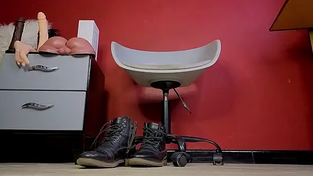 TomLover 12 online show from 6, 11, 2025