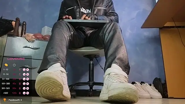 TomLover 12 online show from 11, 2, 2026