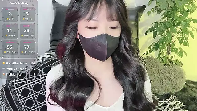 Mya Lee online show from 8, 1, 2025