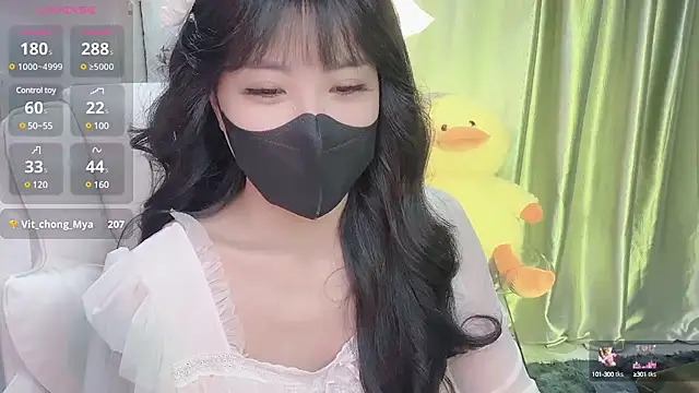 Mya Lee online show from 18, 2, 2025