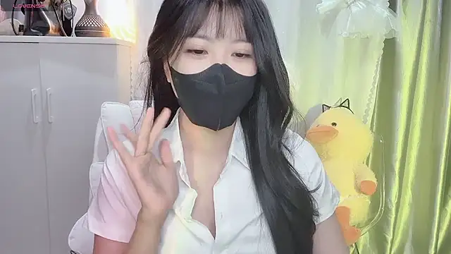 Mya Lee online show from 23, 2, 2025