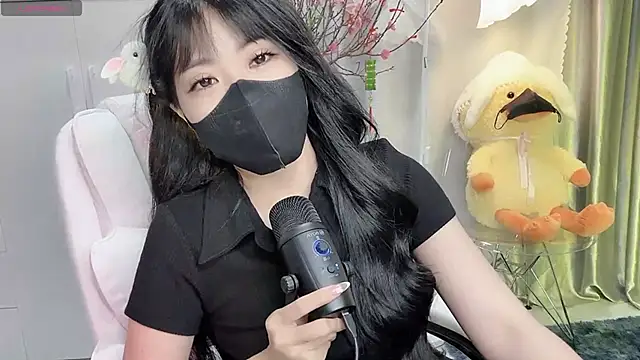 Mya Lee online show from 25, 1, 2025