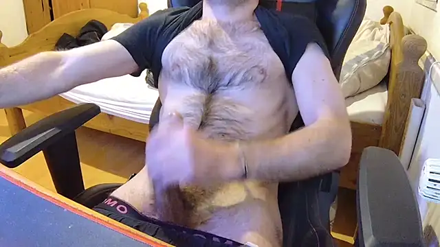 Snapshot of KmlBI26 chatting on 8, 4, 2026 KmlBI26 online show from 8, 4, 2026