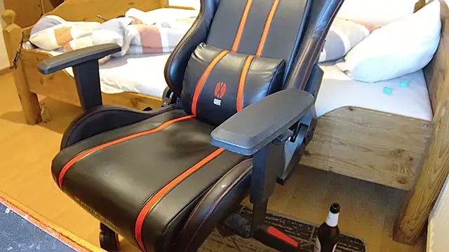 Snapshot of KmlBI26 chatting on 29, 10, 2025 KmlBI26 online show from 29, 10, 2025