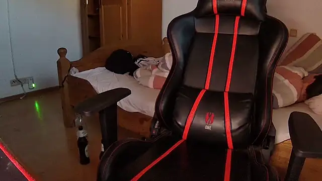 Snapshot of KmlBI26 chatting on 30, 10, 2025 KmlBI26 online show from 30, 10, 2025