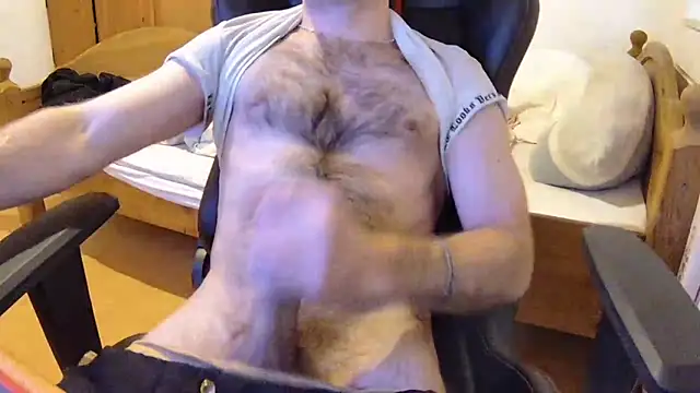 Snapshot of KmlBI26 chatting on 5, 4, 2026 KmlBI26 online show from 5, 4, 2026