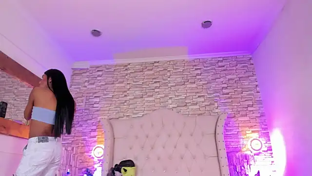 Lucia-sex online show from 7, 1, 2026