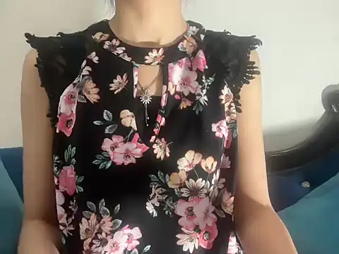 Snapshot of Minal_07 chatting on 17, 4, 2026 Minal 07 online show from 17, 4, 2026
