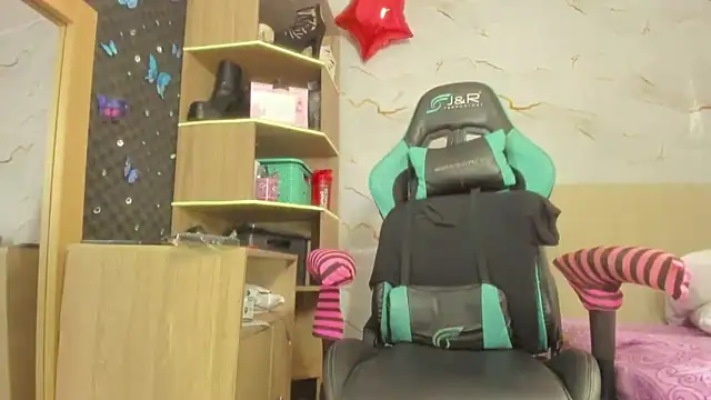 Hot Brunette34 online show from 15, 11, 2025