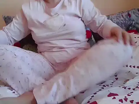 RealLittleRedRidingHood online show from 27, 11, 2025