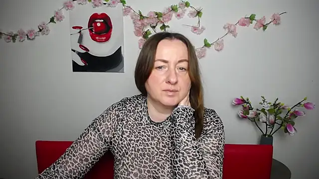 Snapshot of Abby_Taylorr chatting on 11, 11, 2025 Abby Taylorr online show from 11, 11, 2025