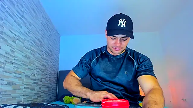 Snapshot of nicolas_herrera chatting on 7, 12, 2024 nicolas herrera online show from 7, 12, 2024