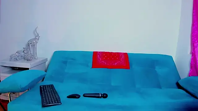 Snapshot of Victoria_Jonness chatting on 17, 10, 2025 Victoria Jonness online show from 17, 10, 2025