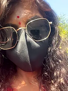 Indian-Squirt online show from 17, 12, 2025