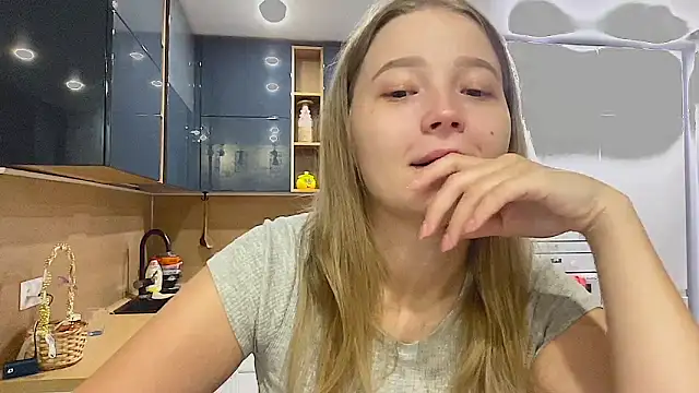 Snapshot of CharmingSarah chatting on 13, 9, 2025 CharmingSarah online show from 13, 9, 2025
