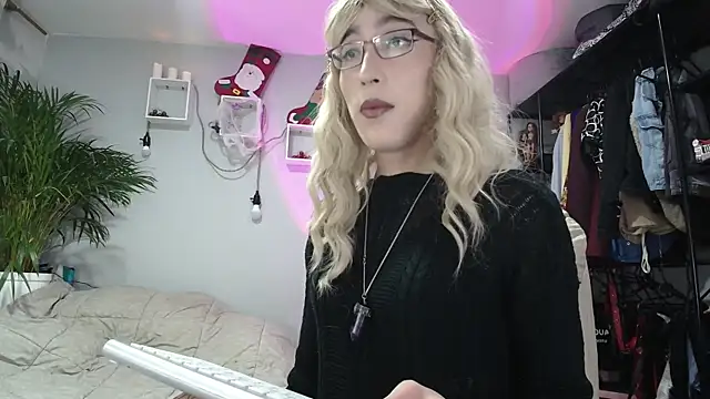 NicoleCortez online show from 23, 11, 2025