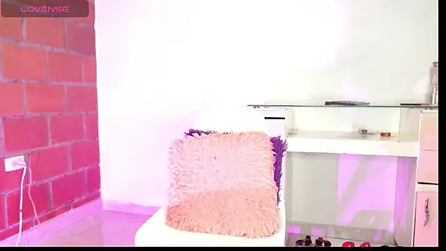 Snapshot of beatziedreams chatting on 14, 10, 2025 beatziedreams online show from 14, 10, 2025