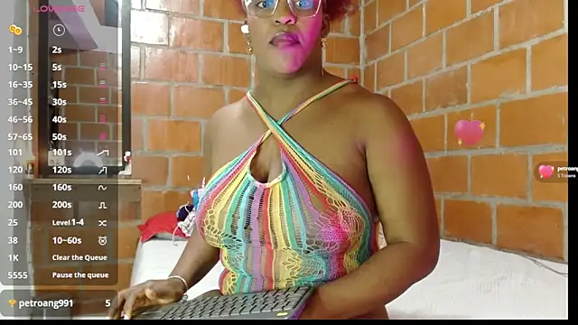 Snapshot of beatziedreams chatting on 21, 10, 2025 beatziedreams online show from 21, 10, 2025