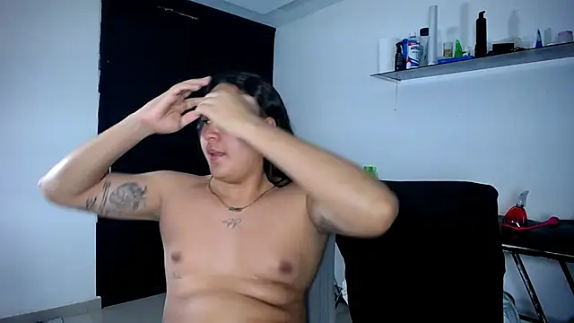 Snapshot of junaiker_roa chatting on 1, 11, 2025 junaiker roa online show from 1, 11, 2025