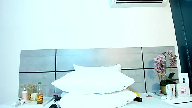 EmmaSmith2 online show from 2, 3, 2026