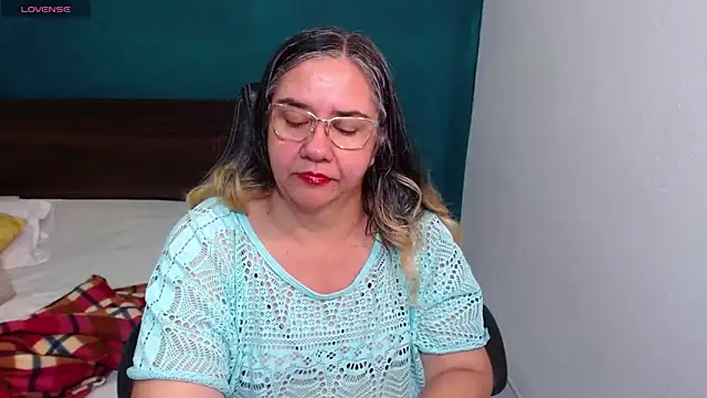 scaelettdubois online show from 29, 11, 2025