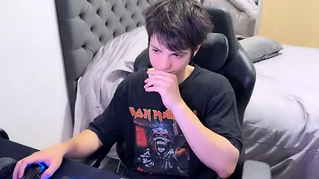 SasukeUhchiaa online show from 22, 2, 2025