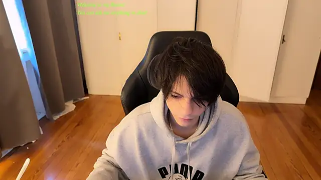 Snapshot of SasukeUhchiaa chatting on 15, 7, 2026 SasukeUhchiaa online show from 15, 7, 2026