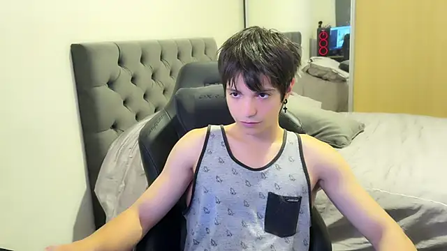 SasukeUhchiaa online show from 18, 2, 2025