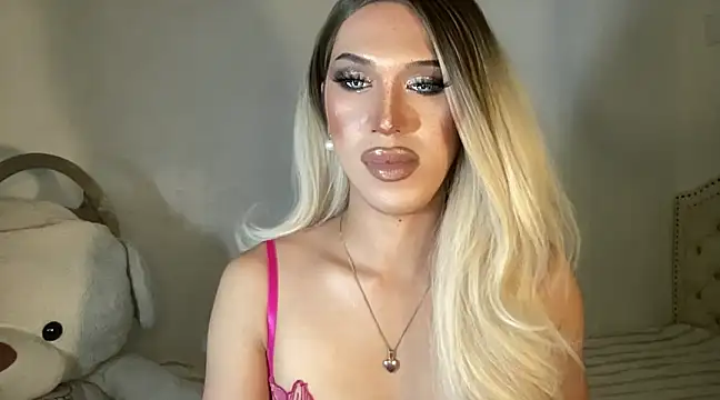 Ts glamxxxx online show from 8, 2, 2025