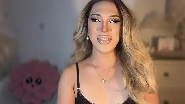 Ts glamxxxx online show from 5, 11, 2025