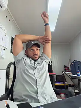 Snapshot of JonJ0 chatting on 9, 4, 2026 JonJ0 online show from 9, 4, 2026