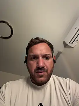 Snapshot of JonJ0 chatting on 3, 4, 2026 JonJ0 online show from 3, 4, 2026