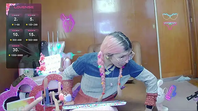 Skinygirl online show from 5, 11, 2025