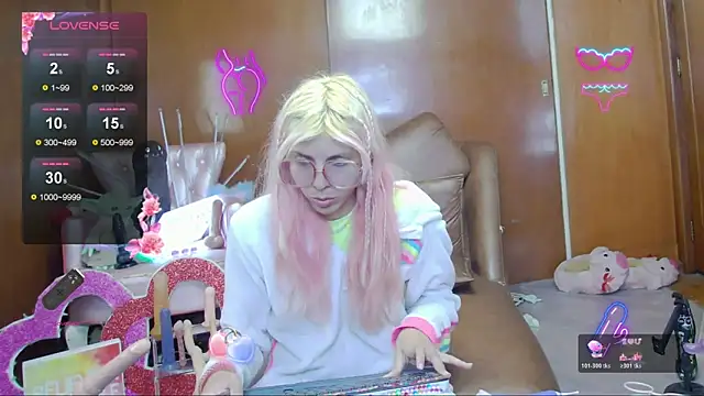 Skinygirl online show from 15, 11, 2025