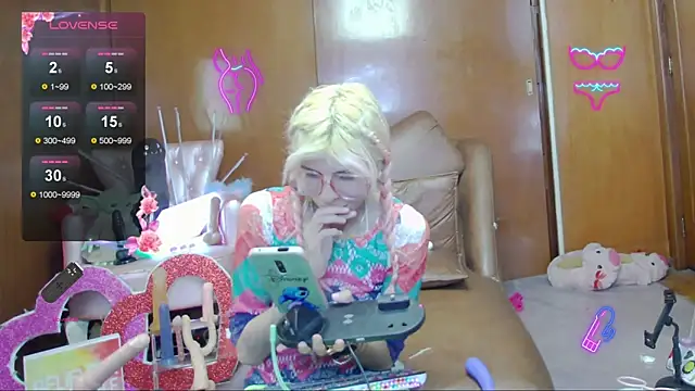 Skinygirl online show from 20, 11, 2025