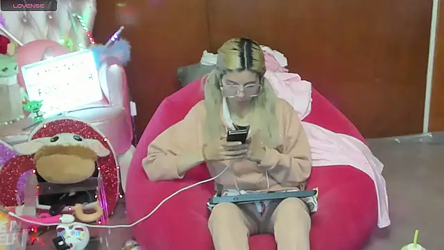 Skinygirl online show from 26, 6, 2026