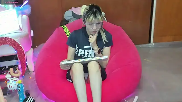 Skinygirl online show from 11, 4, 2026