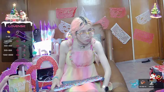 Skinygirl online show from 18, 2, 2025