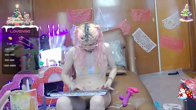 Skinygirl online show from 13, 2, 2025