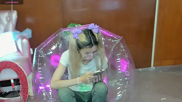 Skinygirl online show from 18, 3, 2026