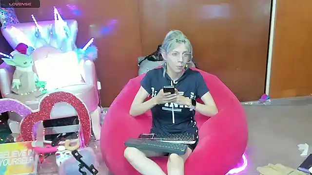 Snapshot of Skinygirl chatting on 14, 5, 2026 Skinygirl online show from 14, 5, 2026