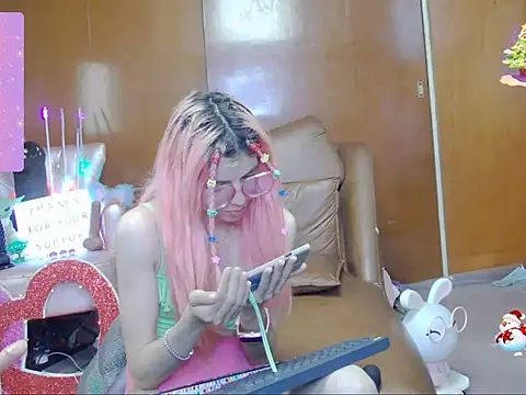 Skinygirl online show from 15, 10, 2025