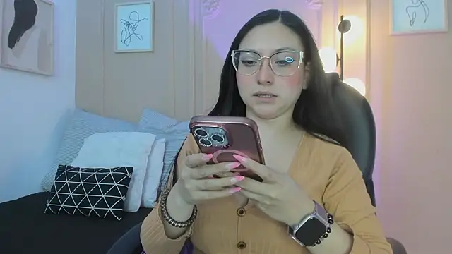 lucy neil online show from 19, 2, 2026