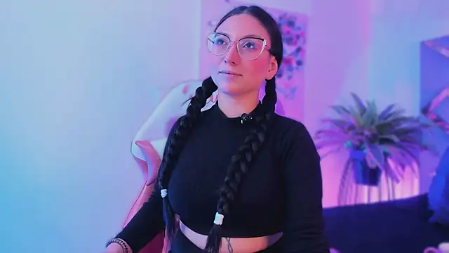 lucy neil online show from 14, 1, 2026