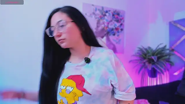 lucy neil online show from 21, 12, 2025